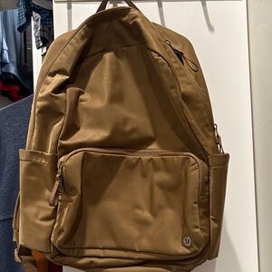 Lululemon Everywhere Backpack 22L, Gold